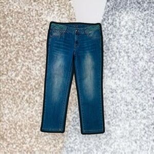 Caché Vintage Y2K Medium Wash Denim Capris with Turquoise Braided Stitch Waist 4